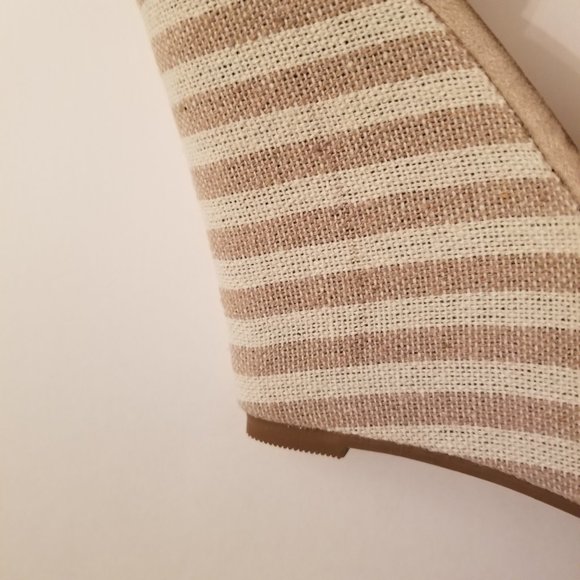 Red Cherry Beige and White Suede Espadrille Wedge Platform Sandals  (size 8.5) - Picture 5 of 8